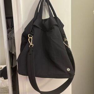 Lululemon on my level bag